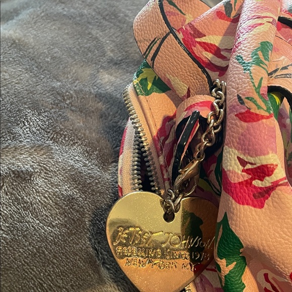 Betsey Johnson Bow Quilted Backpack Purse Pink Floral Vegan Leather Charm - Picture 7 of 9